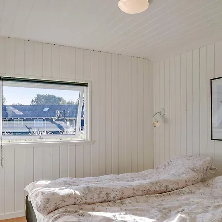 Semesterbostad 14 Person In