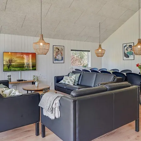 Semesterbostad 14 Person In